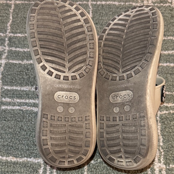 CROCS women’s wedges with Colorful Charms - Picture 4 of 5